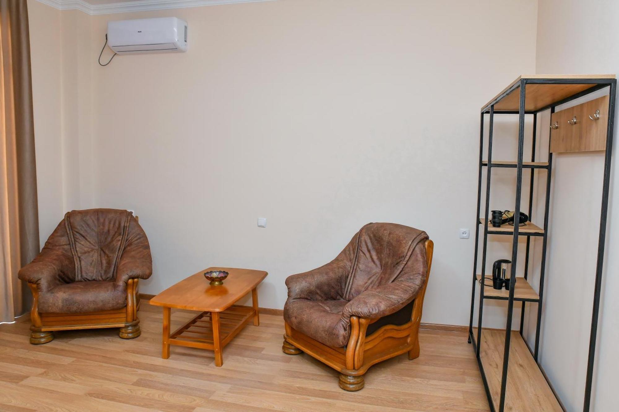 Just Inn Kutaisi Exterior photo