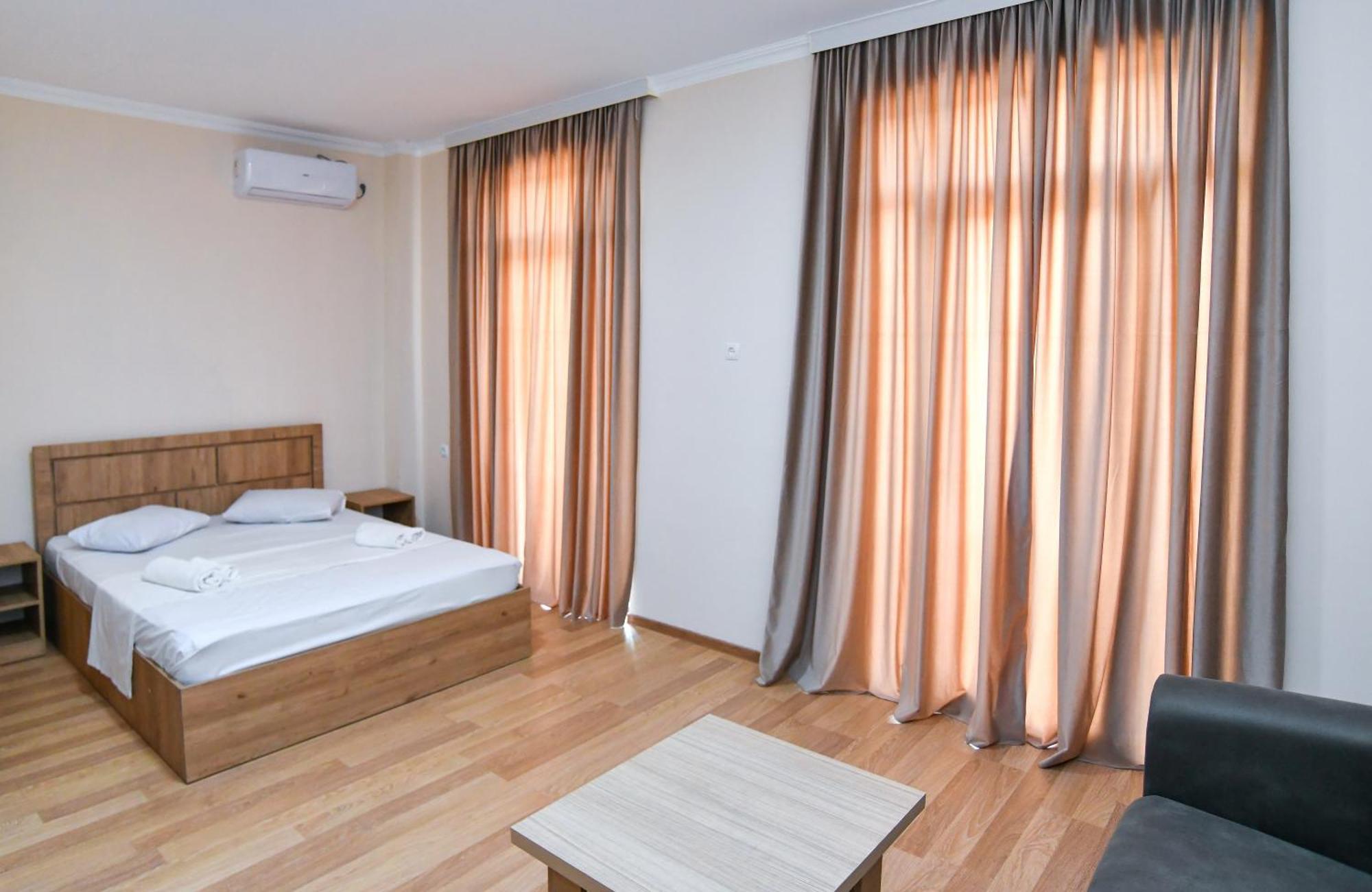 Just Inn Kutaisi Exterior photo