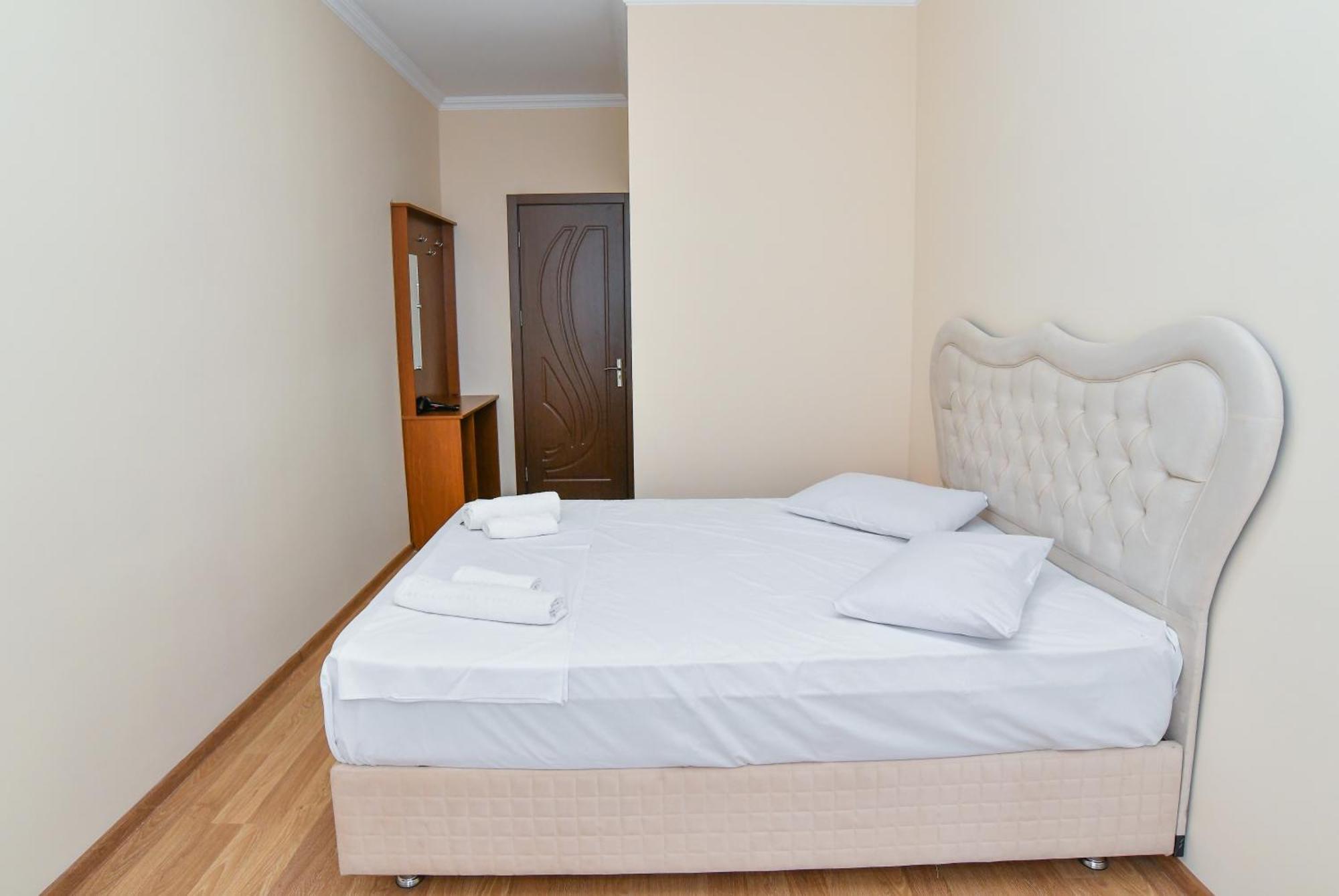 Just Inn Kutaisi Exterior photo